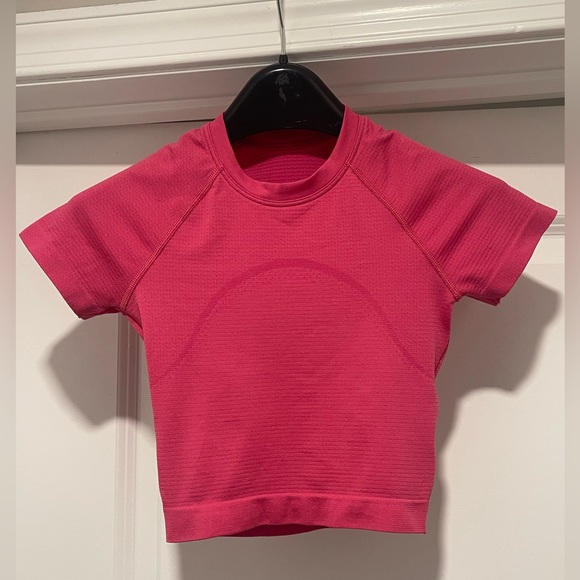 Lululemon Swiftly Tech Cropped Short-Sleeve Shirt 2.0
Raspberry Coulis Size 0 - Picture 5 of 10